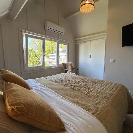 Holiday home Zilt & Zen Bij Zee Met Whirlpool *