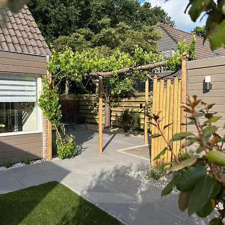 Holiday home Zilt & Zen Bij Zee Met Whirlpool